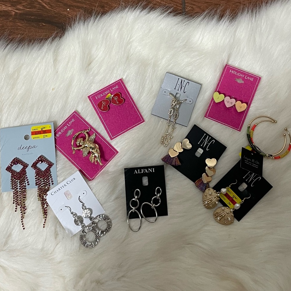 NEW Lot of 10 jewelry macys earrings pins bracelets necklaces etc
